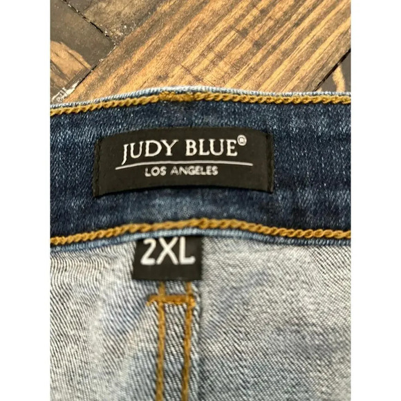 Judy Blue Jean Shorts Women 2XL Denim Raw Hem Distress Coastal Cowgirl Vacation - Picture 2 of 14